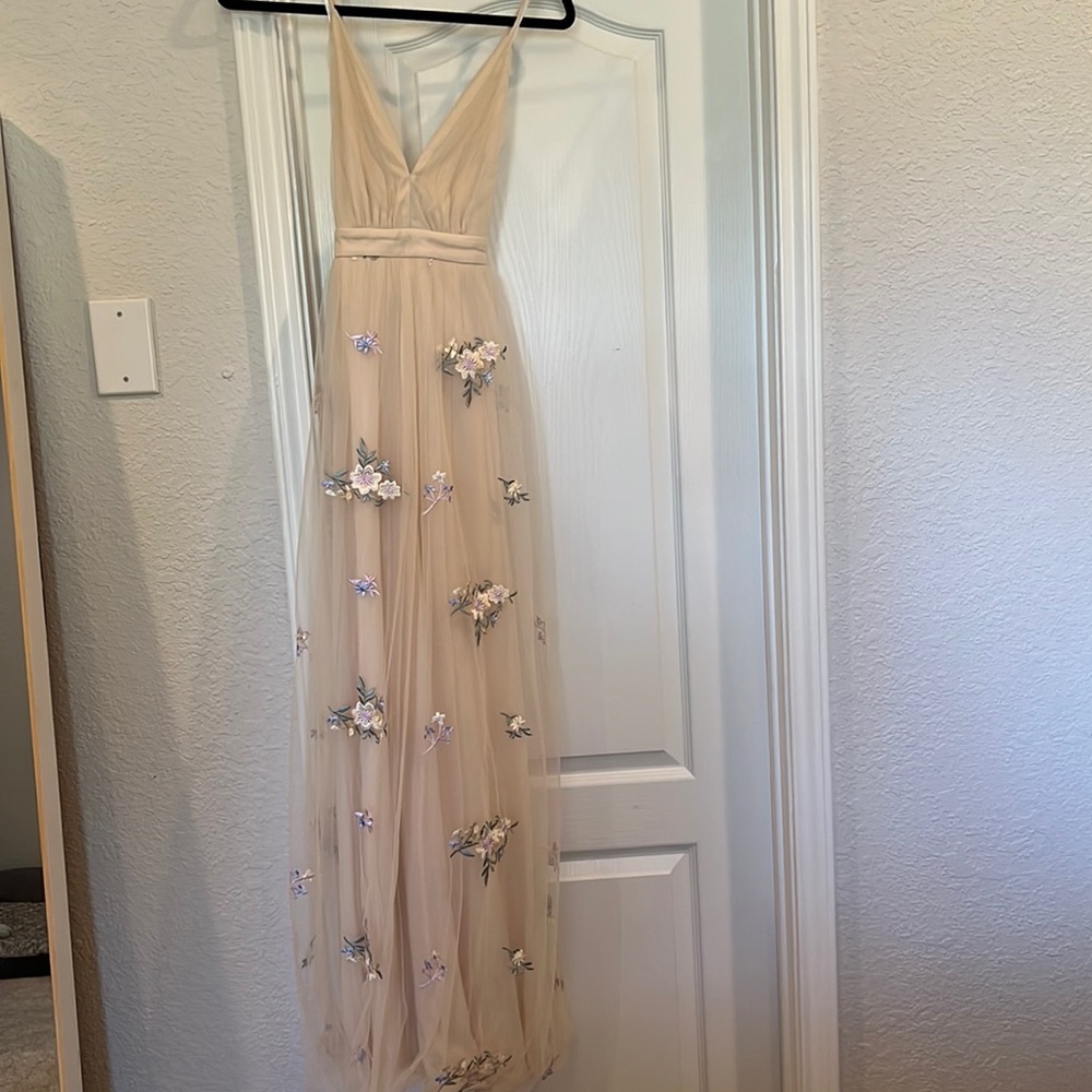 Beautiful Lulus Maxi Floral dress
